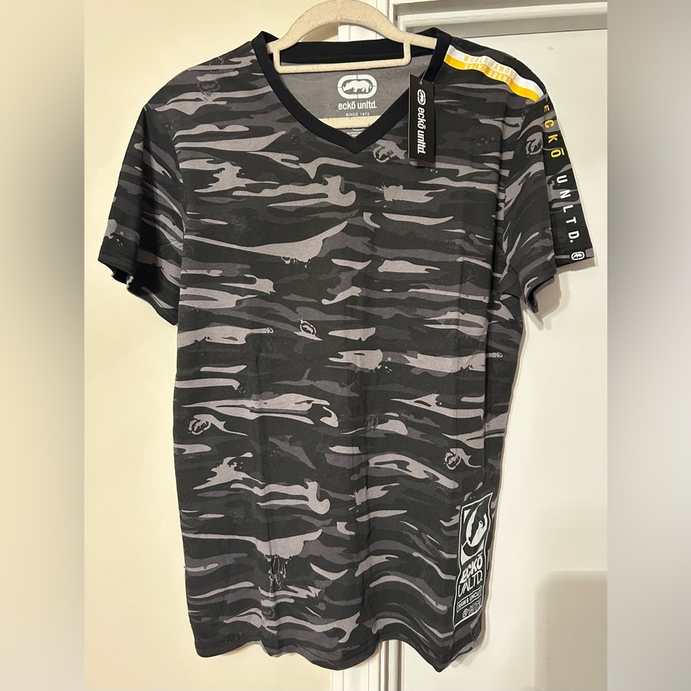 Ecko Unlimited V-neck Camo T-shirt